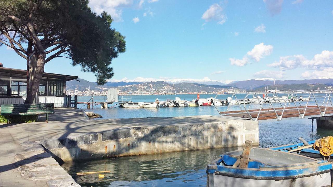 Appartamento L'Onda - 1 Via Provinciale フェッツァノ エクステリア 写真
